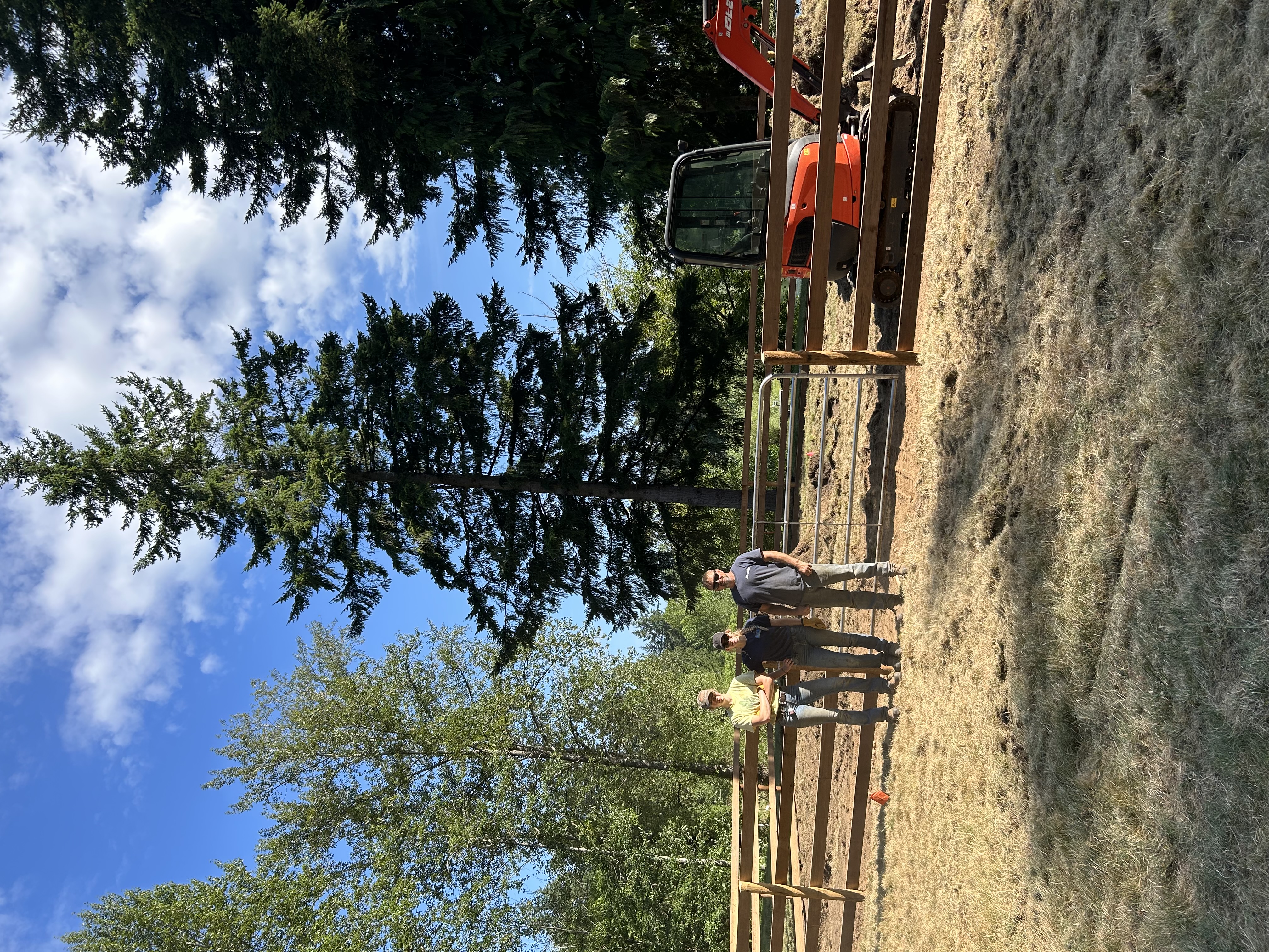 Left Post Fencing crew on site